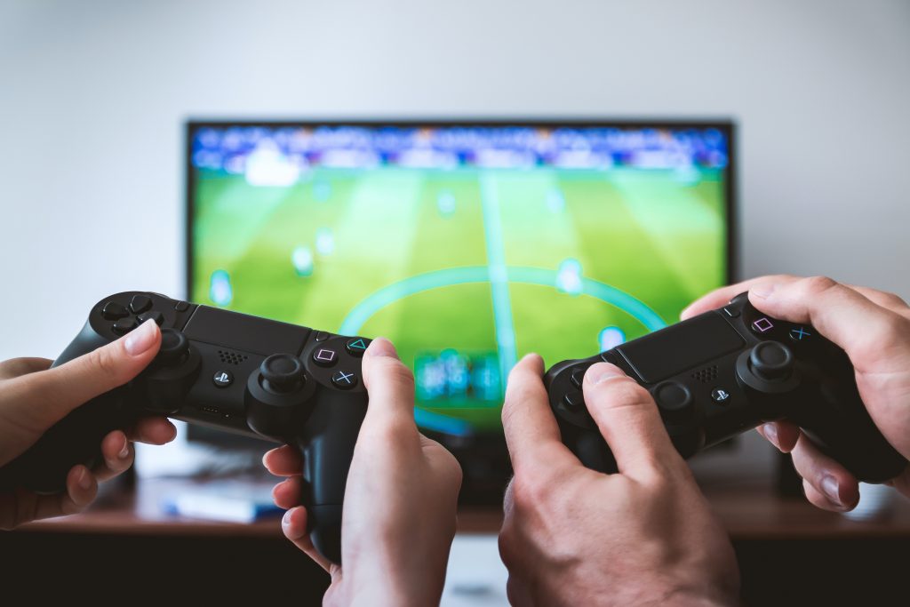 computer games as examples of subscription marketing